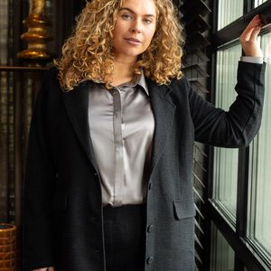 Zwarte Blazer van Je m'appelle - Dames - Plus Size - 46 - 1 maat beschikbaar