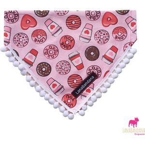 LanaBandana Dogwear | Valentijn | Hondenbandana | Slide over bandana | Love is... Coffee and Donuts maat L