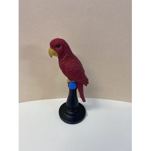 Polyresin papegaai op standaard - rood - hoogte 19x9x7 cm - Decoratieve beelden - Woonaccessoires
