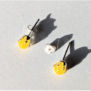 M-apART-oorstekers-925-zilver-met-handgemaakte-glassteen-geel