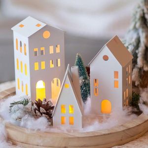 Decoratieve Kaars Lantaarn Met Led-Kaarsen - Kerst Decoratie Klein Huis - Theelicht Kaarshouders - Set Van 3 Metalen Lantaarns - Kaars Verlichting Voor Vensterbank en Mantel - Open Haard .