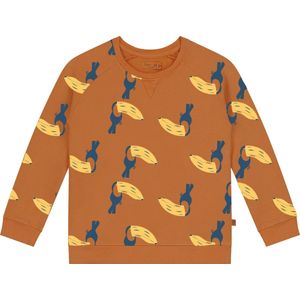 Smitten Organic Unisex Sweater in Ginger spice oranje met all-over toucan-banaanprint