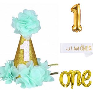 4-delige Luxe mint groen wit met gouden eerste verjaardag set I am OneDeze set bestaat uit: - cakesmash - 1e - eerste - verjaardag - mint - groen - feestmuts - ballon - sjerp