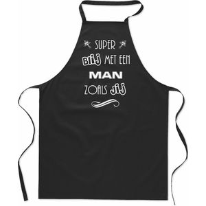 Super blij met - Man - keukenschort - kookschort - BBQ schort - 100% katoen - leeftijd - geboortejaar - verjaardag en feest - cadeau - kado - unisex - zwart