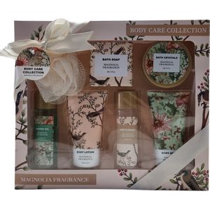 Body Care Collection - Magnolia Fragrance - Giftset - Welnesset - 7-delig - Puff - Soap - Badzout - Shower Gel - Body Lotion - Cream Bath - Body Scrub - Moederdag