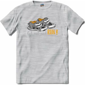 Get Out And Run! | Hardlopen - Rennen - Sporten - T-Shirt - Unisex - Donker Grijs - Gemêleerd - Maat M