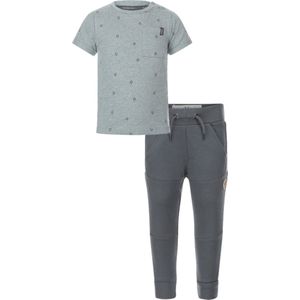 Koko Noko - Kledingset - Jongens - Joggingbroek Steel Blue - Shirt Dusty Blue - Maat 110