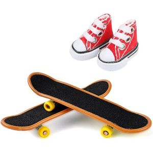 Fingerboard 2 stuks met vingerschoenen - Uitdeelcadeau - Mini Skateboard - Fingerboard Schoenen - Fingerboard Shoes - Mini Vinger Schoenen -