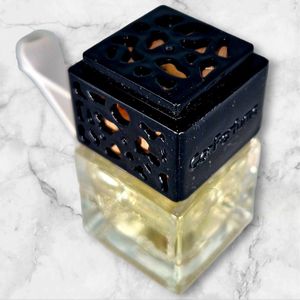 Autoparfum HUG in Bottle | Clip | 8ml | Auto parfum | Autogeur | Autogeurtje | Car Perfume | Autoverfrisser | Autoluchtverfrisser | Luchtverfrisser | Cadeau heren | Cadeautje | Vaderdag | Valentijnsdag | Verjaardagscadeau