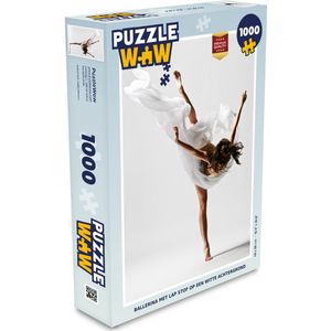 Puzzel Ballerina met lap stof op een witte achtergrond - Legpuzzel - Puzzel 1000 stukjes volwassenen