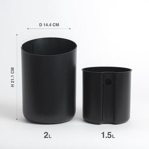 Kleine Tafel Afvalbak 'Tove' - 2L | Exclusieve Mini Cosmetica-Emmer Design uit Berlijn | Afvalbak Voor Badkamer, Keuken & Bureau | Antislip, Binnenemmer | Zwart