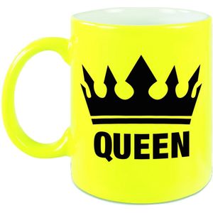 1x Cadeau Queen beker / mok - fluor neon geel met zwarte bedrukking - 300 ml keramiek - neon gele bekers