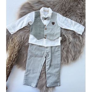 luxe drie delige katoenen set- hemd, broek, vastgenaaide gilet,vlinderdas- linnen/katoenmix-lichtgroen-grijsgroen-feestoutfit-bruiloft-fotoshoot-verjaardag-doopsel-3 jaar