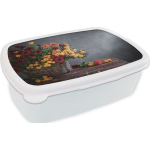 Broodtrommel Wit - Lunchbox - Brooddoos - Stilleven - Mand - Chrysant - 18x12x6 cm - Volwassenen