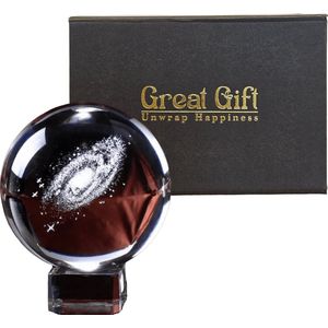 GreatGift® - 3D Heelal in Kristallen bol - Galaxy - 10cm - In luxe geschenkdoos - Cadeau Voor hem - Cadeau voor Haar - Maan - Ruimte - Astrologie - Op Kristallen standaard