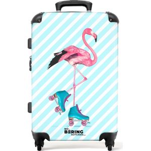 NoBoringSuitcases.com® - Koffer groot - Rolkoffer lichtgewicht - Flamingo met blauwe rolschaatsen - Reiskoffer met 4 wielen - Grote trolley XL - 20 kg bagage