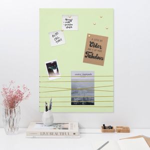 Navaris prikbord fotowand met lint - Fotohouder 70 x 50 cm - Fluwelen fotoprikbord - Voor foto’s en ansichtkaarten - Inclusief spelden - Groen