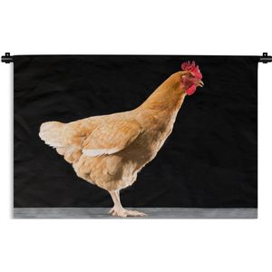 Wandkleed Kippen op zwarte achtergrond - Staande kip voor een zwarte achtergrond Wandkleed katoen 120x80 cm - Wandtapijt met foto
