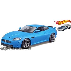 Jaguar XKR-S (Blauw) (22 cm) 1/24 Bburago + Hot Wheels Miniatuurauto + 3 Unieke Auto Stickers! - Model auto - Schaalmodel - Modelauto - Miniatuur autos - Speelgoed voor kinderen