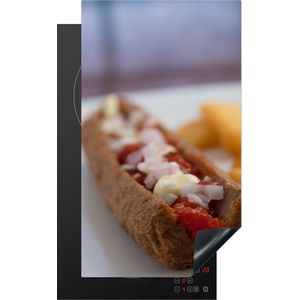 KitchenYeah® Inductie beschermer 30x52 cm - Heerlijke frikandel speciaal met patat - Kookplaataccessoires - Afdekplaat voor kookplaat - Inductiebeschermer - Inductiemat - Inductieplaat mat