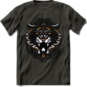 Tijger - Dieren Mandala T-Shirt | Geel | Grappig Verjaardag Zentangle Dierenkop Cadeau Shirt | Dames - Heren - Unisex | Wildlife Tshirt Kleding Kado | - Donker Grijs - S