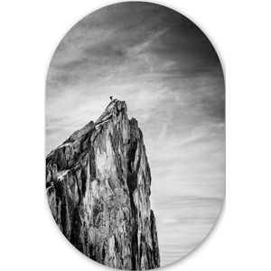 Berg - Natuur - Klimmen - Zwart wit Kunststof plaat (3mm dik) - Ovale spiegel vorm op kunststof