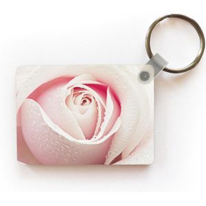 Sleutelhanger - Een mooie foto van de details van een roze roos - Uitdeelcadeautjes - Plastic