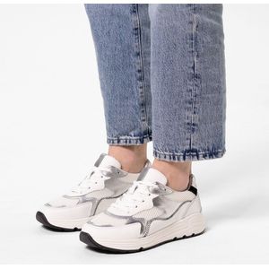 Manfield - Dames - Witte leren sneakers met zilverkleurige details - Maat 38