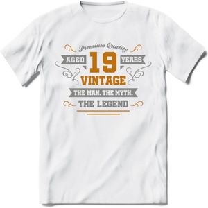 19 Jaar Legend T-Shirt | Goud - Zilver | Grappig Verjaardag Cadeau | Dames - Heren | - Wit - M