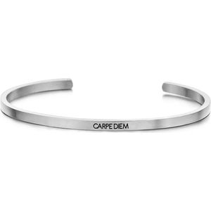 Key Moments 8KM-B00028 - Stalen open bangle met tekst - carpe diem - zirkonia - one-size - zilverkleurig