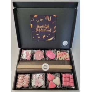 Geboorte Box - Roze met originele geboortekaart 'Hartelik gefeliciteerd' met persoonlijke (video)boodschap | 8 soorten heerlijke geboorte snoepjes en een liefdevol geboortekado