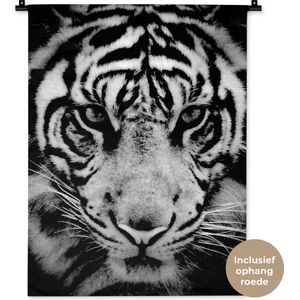 Wandkleed Close-up Dieren in Zwart-Wit - Sumatraanse tijger tegen zwarte achtergrond in zwart-wit Wandkleed katoen 60x80 cm - Wandtapijt met foto