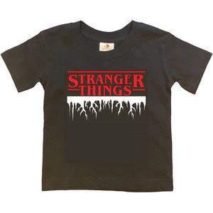 STRANGER THINGS T-shirt Zwart met rood/witte Opdruk (maat 134/140)
