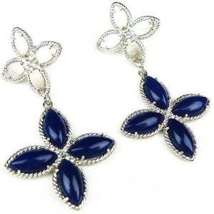 Zilveren oorringen oorbellen Model Delicate Feminine gezet met blauwe stenen