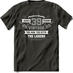 39 Jaar Legend T-Shirt | Zilver - Wit | Grappig Verjaardag en Feest Cadeau | Dames - Heren - Unisex | Kleding Kado | - Donker Grijs - XL
