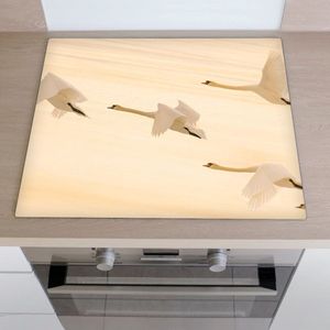 Inductiebeschermer vliegende zwanen | 76 x 51.5 cm | Keukendecoratie | Bescherm mat | Inductie afdekplaat