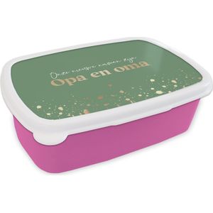 Broodtrommel Roze - Lunchbox - Brooddoos - Quotes - 'Onze nieuwe namen zijn opa en oma' - Spreuken - 18x12x6 cm - Kinderen - Meisje