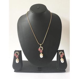 N3 Collecties Roze Kleur Stenen met Wit Parel Sieradenset Met 18 Karaat Gouden Ketting