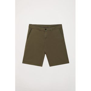 Olijfgroene bermuda met geborduurd logo, relaxed fit