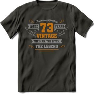 73 Jaar Legend T-Shirt | Goud - Zilver | Grappig Verjaardag Cadeau | Dames - Heren | - Donker Grijs - M
