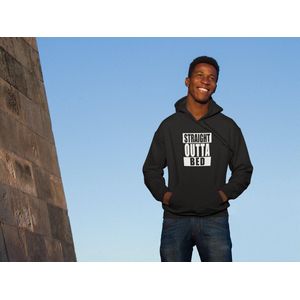 Straight Outta Bed - Grappig Hoodie - Humor - Dad Jokes - Unisex Zwart Maat S