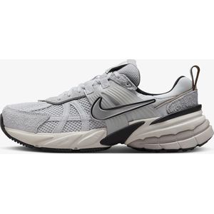 Nike V2K Run - Sneakers - Dames - Maat 40 - Pure Platinum/Light Bone/Chrome