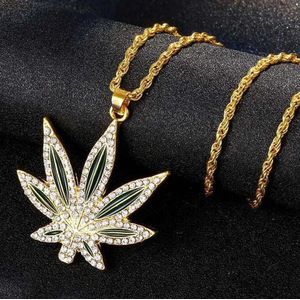 Cannabis Ketting met Hanger Goud kleurig met Diamantjes (Zirkonia) - Wiet - Weed - Marijuana - Kettingen Heren - Cadeau voor Man - Mannen Cadeautjes