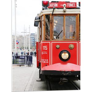 WallClassics - PVC Schuimplaat- Rode Tram door de Stad - 60x80 cm Foto op PVC Schuimplaat