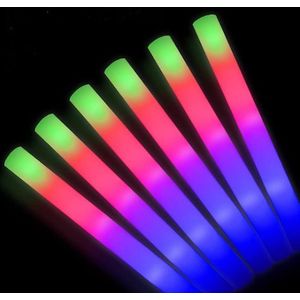 Foam sticks multicolor 3 kleuren 100 stuks - glow in the dark - neon - feestje en partijen - lichtstaaf - meerkleurig - versiering - party