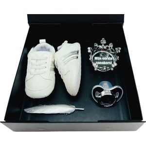 Kraamcadeau - baby sneakerbox zilver- unisex - babysneakers - rechtstreeks versturen mogeijk