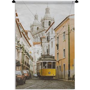 Wandkleed Tram - De beroemde gele tram rijdt door Lissabon Wandkleed katoen 60x90 cm - Wandtapijt met foto