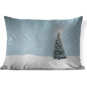 Sierkussens - Kussen - Een kerstboom in een besneeuwd landschap en een blauwe hemel - 60x40 cm - Kussen van katoen