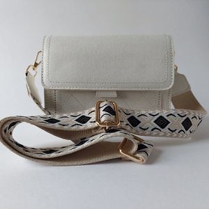 MICHELLE schouder/crossbody tas - creme - ruim - incl. luxe schouderband - chique - met klep af te sluiten