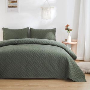 Olijfgroene Bedsprei 240x260 cm - Microvezel Dekbed met Kussenslopen en Mandpatroon